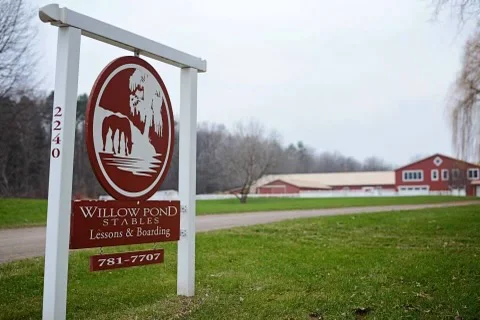 Willow Pond Stables road sign